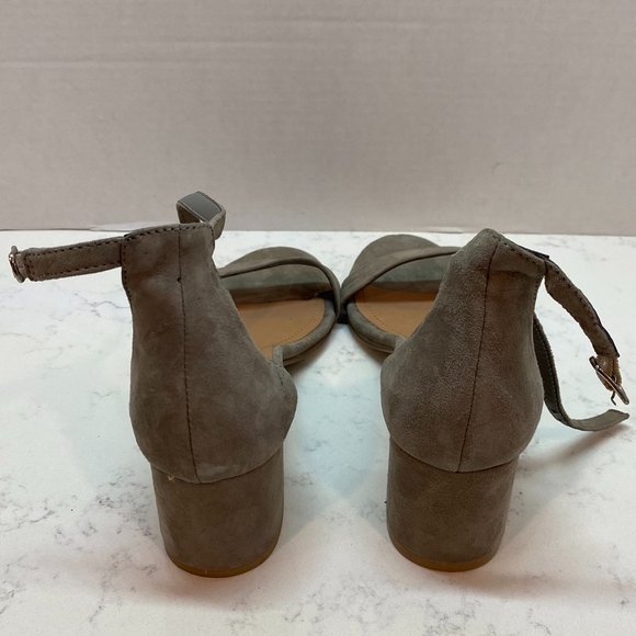 NEW Steve Madden Low Heel Sandals - Picture 4 of 7